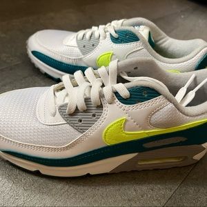 Nike Air mens size 8 Womens size 9.5